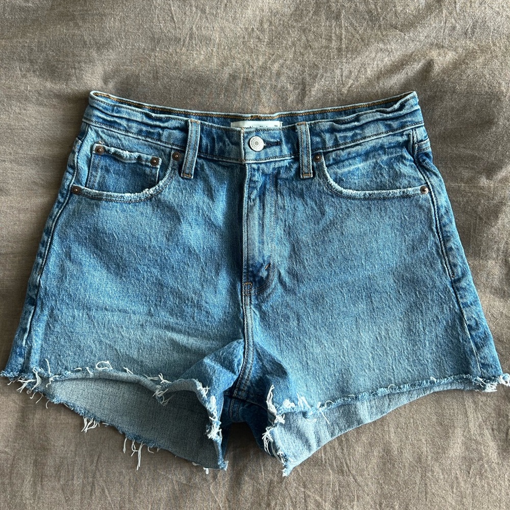 Abercrombie & Fitch The 90s Relaxed Cutoff short High Rise